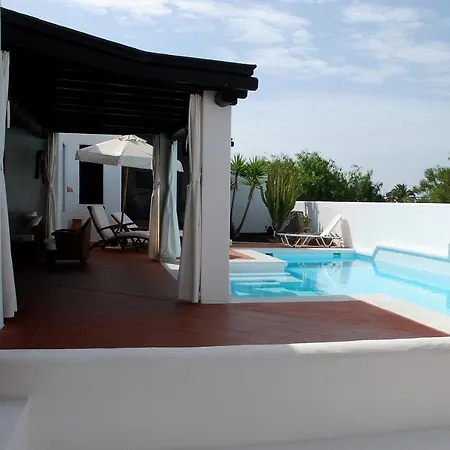 Los Helechos, Villa Con Encanto, Piscina Con Hidromasaje Y Gran Terraza Cubiertarge Covered Terrace