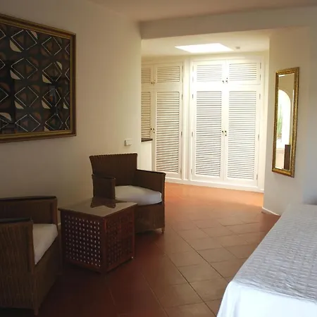 Villa Los Helechos, Villa Con Encanto, Piscina Con Hidromasaje Y Gran Terraza Cubiertarge Covered Terrace *
